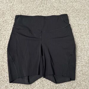 Lululemon Base Pace High-Rise Short 6"
Black